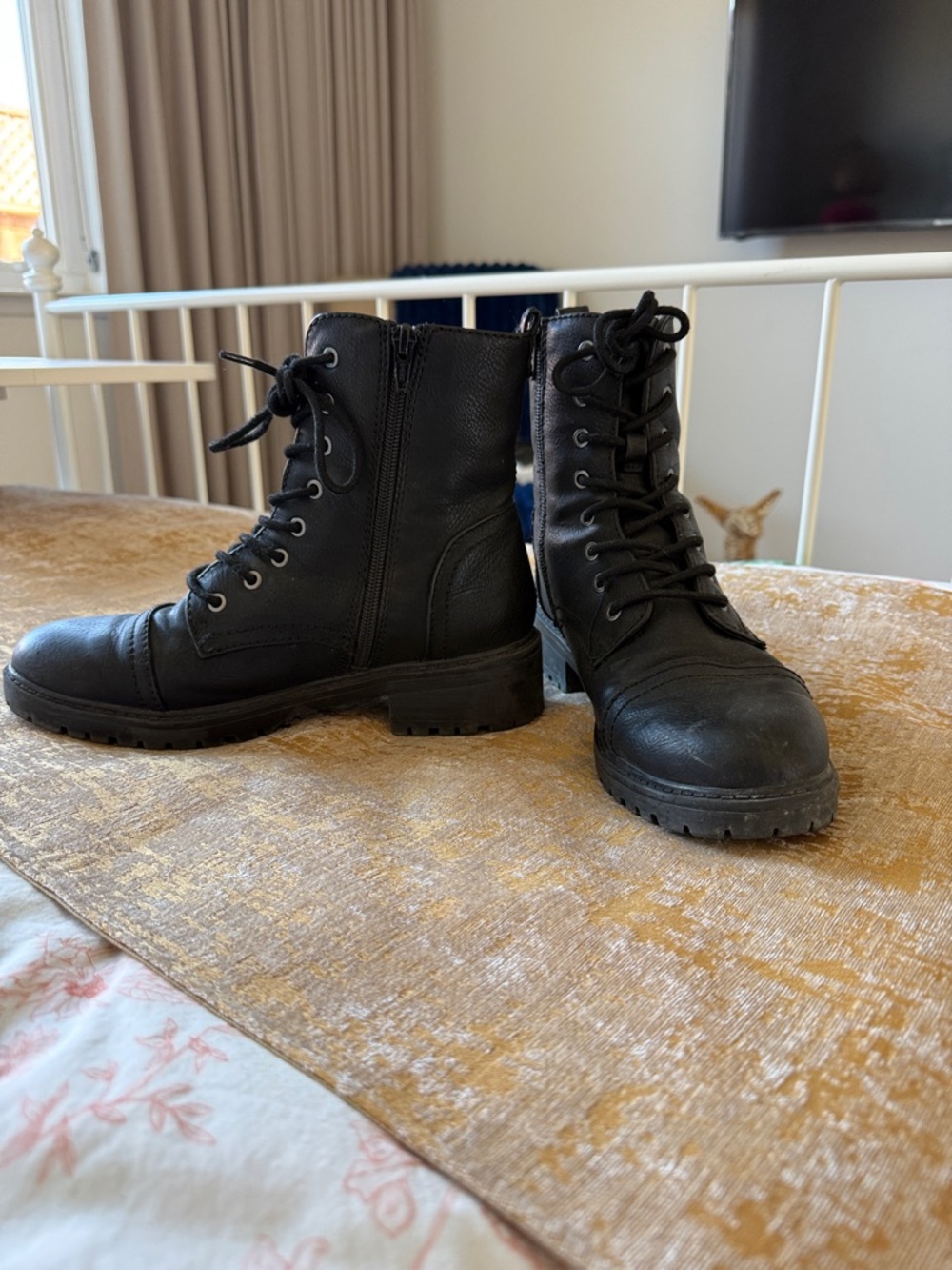 Universal Thread Black Combat Boots